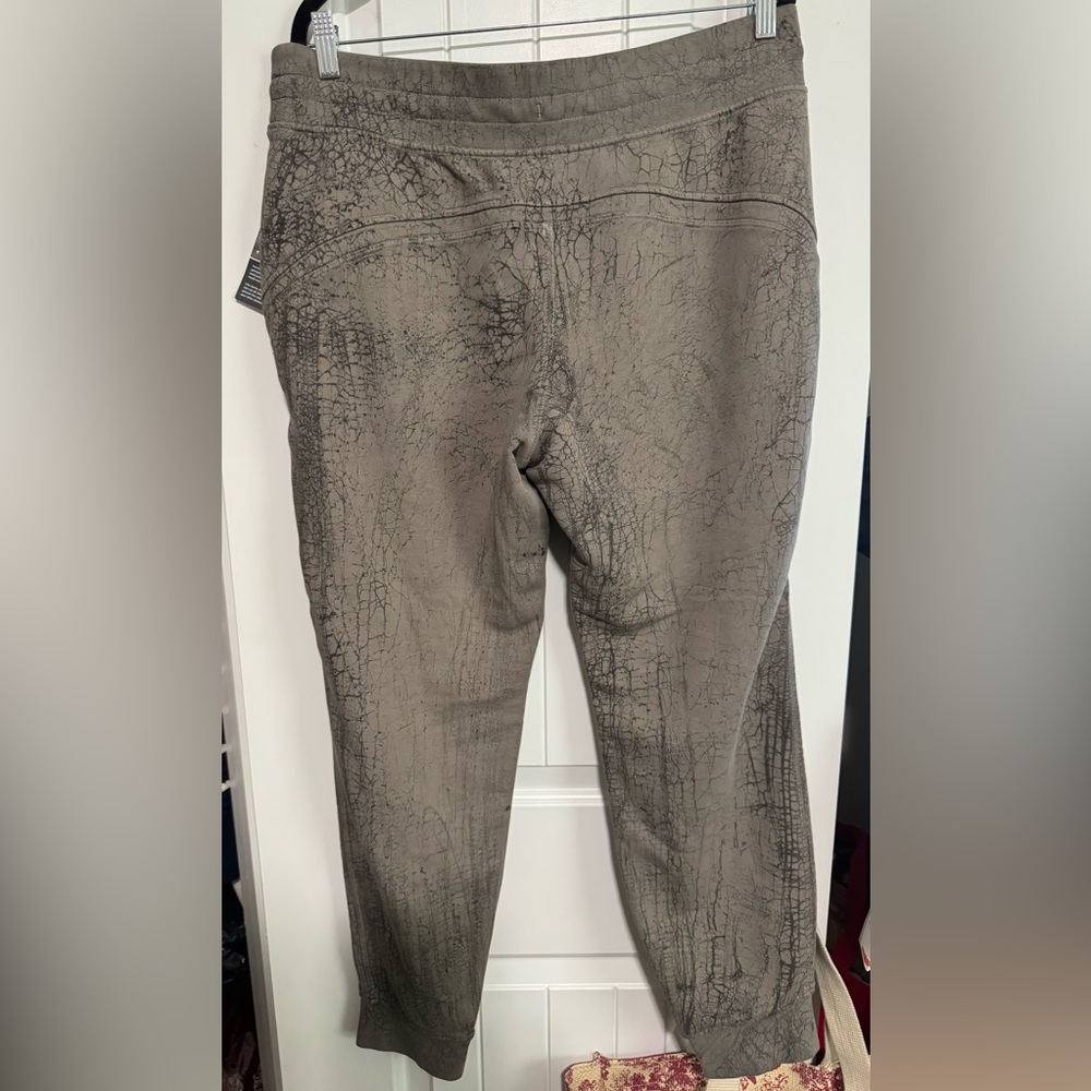 lululemon athletica WARM DOWN JOGGER THREAD DYE sz 14 retail $118 - Picture 2 of 5